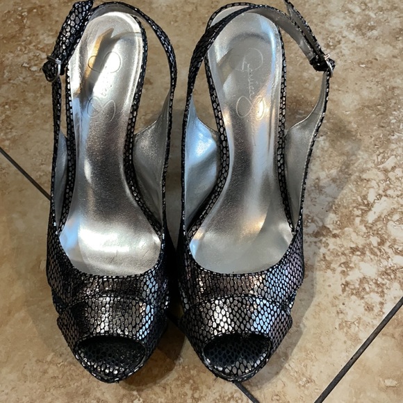 Jessica Simpson - Picture 2 of 4